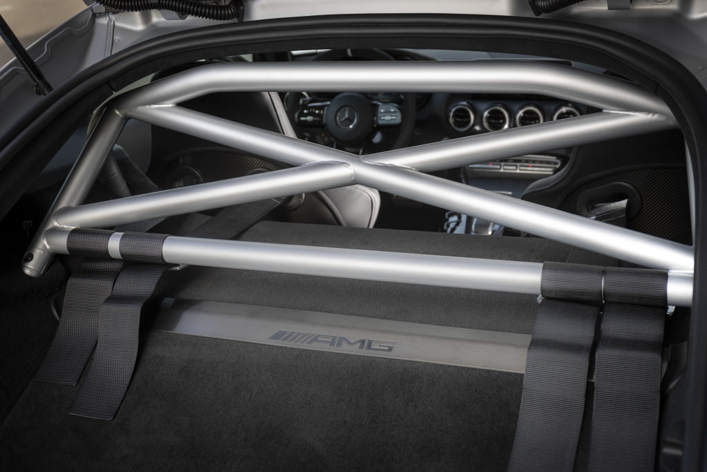 Mercedes AMG GT R PRO, une bonne raison de craquer pour elle : l'arceau