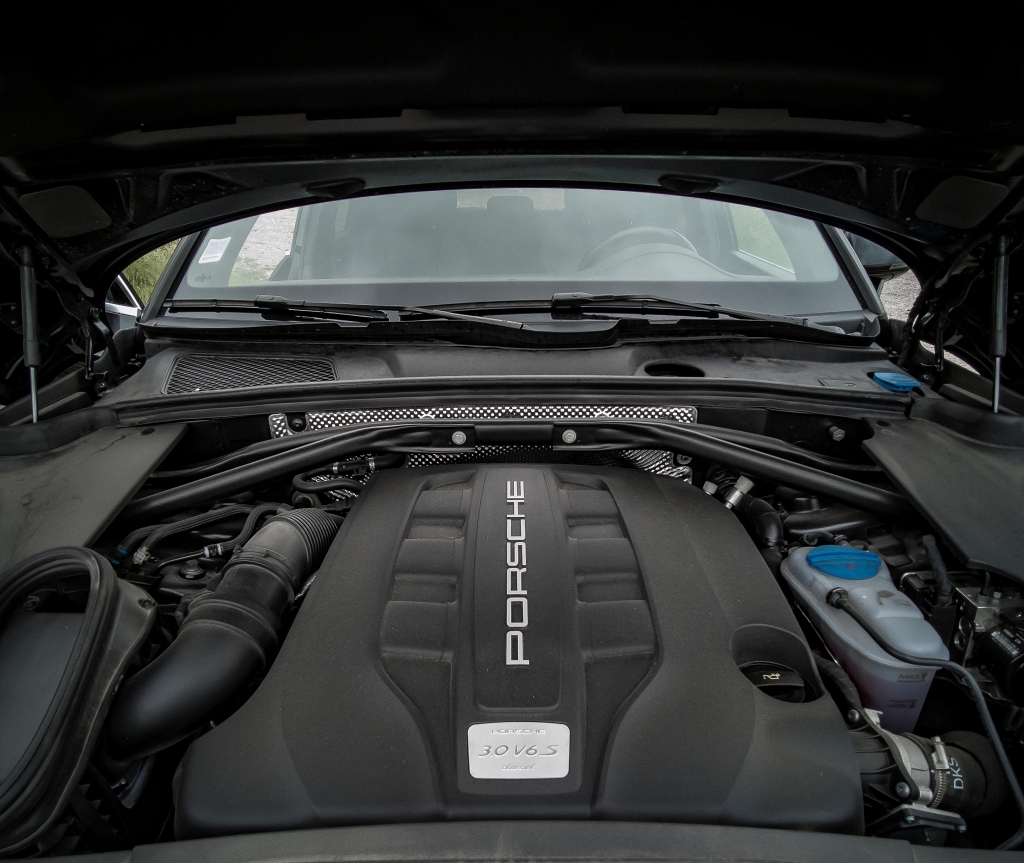 Compartiment moteur Porsche Macan S, un V6 diesel de 258 chevaux