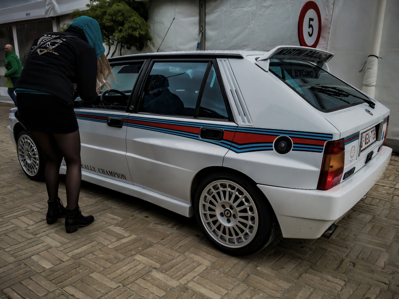 Lancia Delta Integrale au départ du rallye