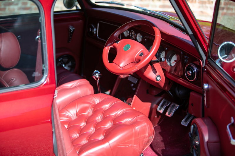 Mini rouge intérieur rouge... - Mini Rover Sport 2000 Jay Kay - Jamiroquai