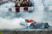 Daniel Ricciardo fait le show avec sa Formule 1 à Budapest