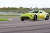 La nouvelle Aston Martin Vantage dans les mains de MaxVerstappen