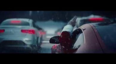 Le père Noël a changé son traîneau contre une Mercedes AMG GTS