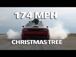 Le sapin de Noël le plus rapide du monde file à 280