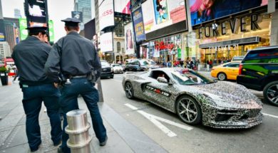 Nouvelle Corvette, star à Time Square